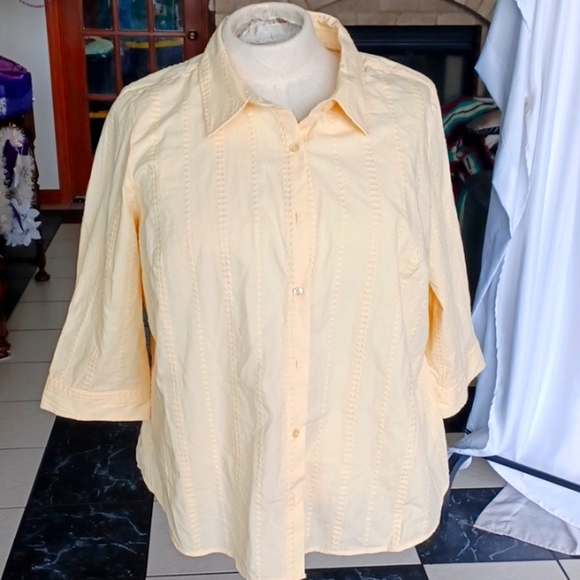 CJ Banks NWT Yellow Embroidered Cotton Button Down Collared Blouse 2X, 28" PTP - Picture 1 of 8